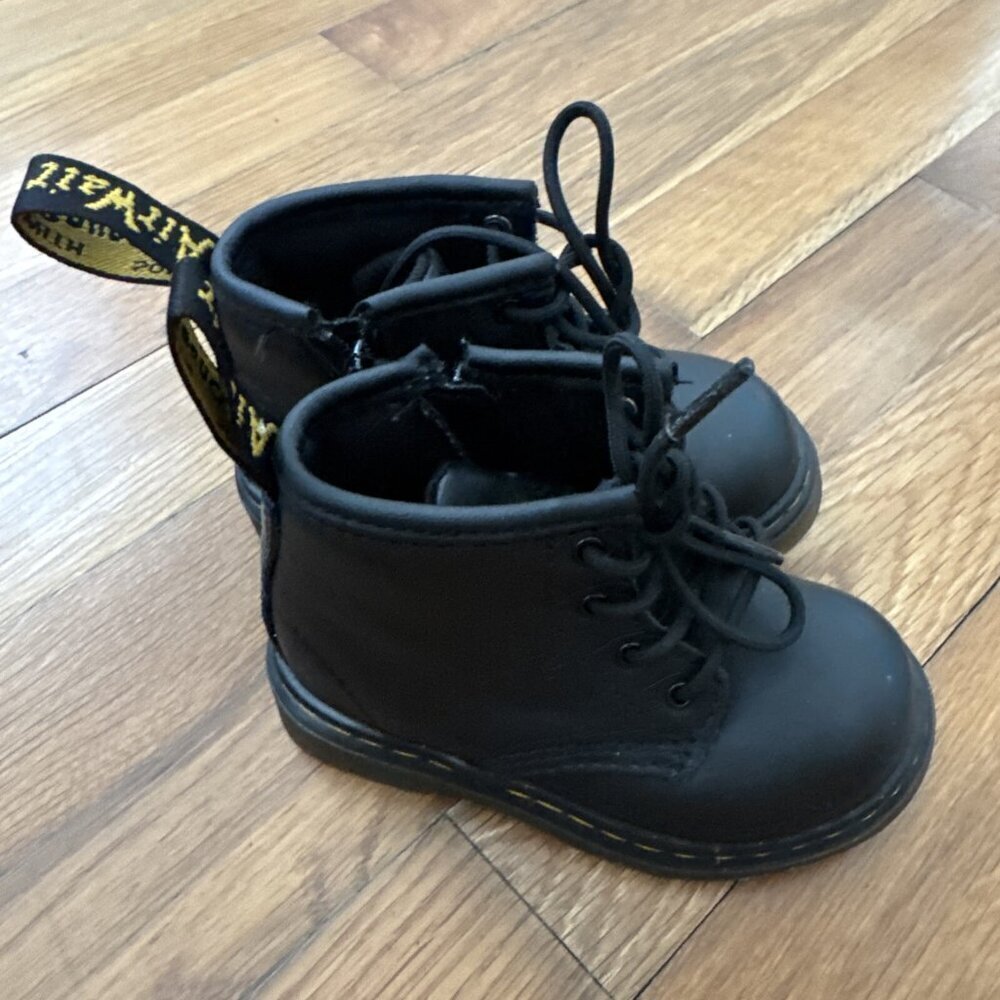 Dr Martens Black JY004 Toddler Ankle Side Zip Boots Read Size 6 - Picture 7 of 9